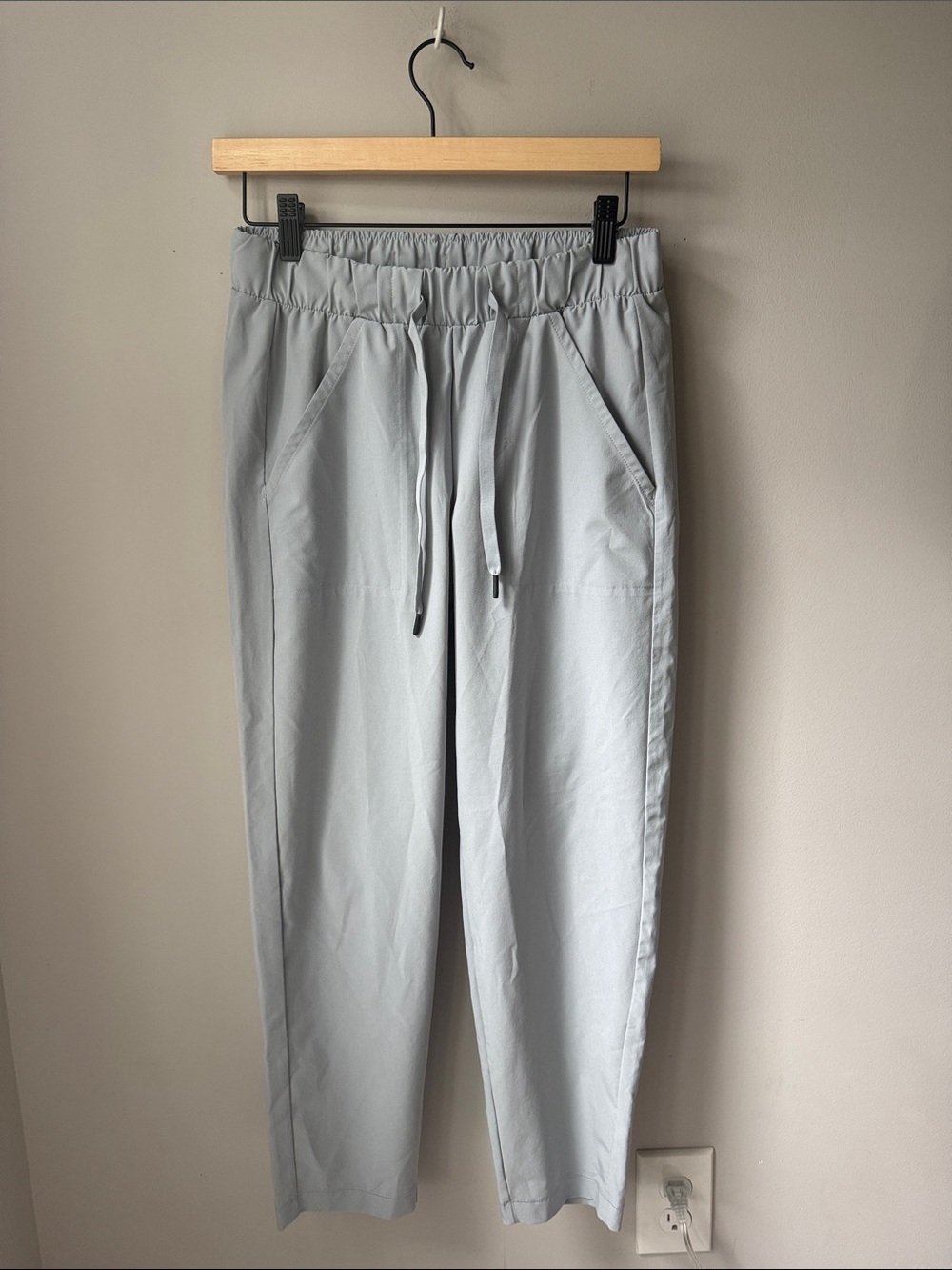 Under Armour Gray Moisture Wicking Woven Jogger Pants Drawstring XS